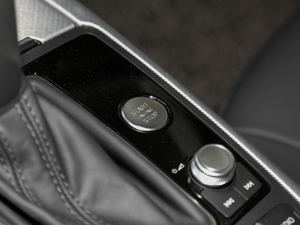 2018quattro п؅^(q)