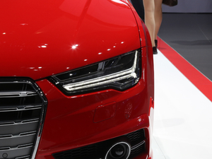 2018Sportback 4.0 TFSI quattro (x)(ji)^