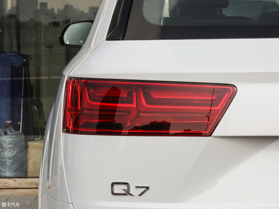 2018µQ7 45TFSI S line˶