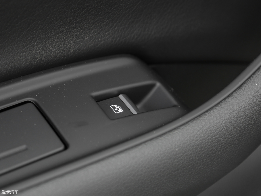 2018WQ7 45TFSI S line\