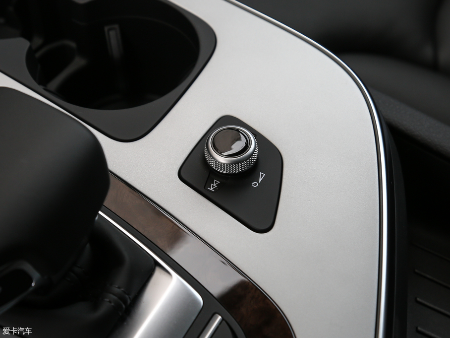 2018WQ7 45TFSI S line\