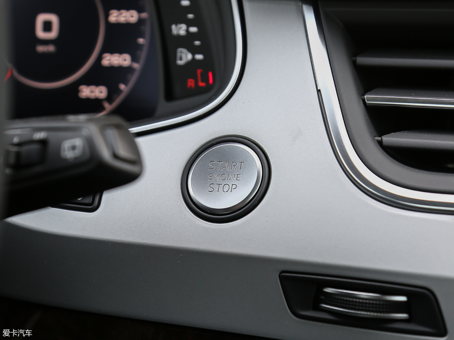 2018WQ7 45TFSI S line\