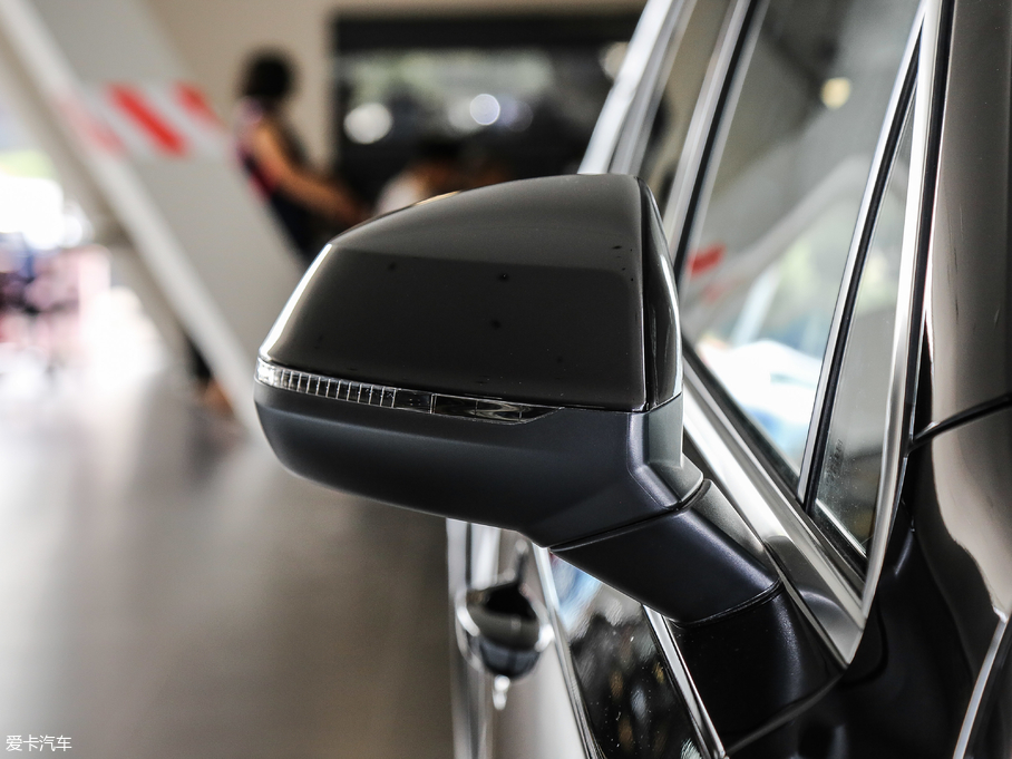 2018WQ7 45TFSI S line\