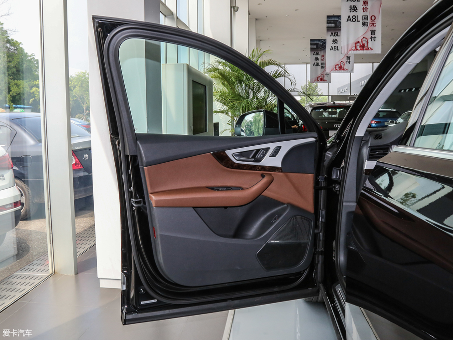 2018��?yu��n)W��Q7 45TFSI S line�\(y��n)��(d��ng)��