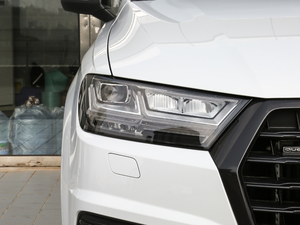 201845TFSI S line\ ^