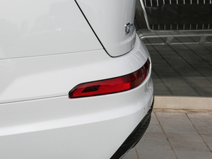 201845TFSI S line\ ^