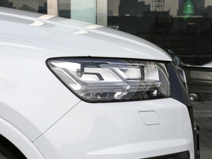 201845TFSI S line\ ^