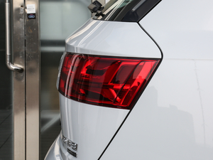 201845TFSI S line\ ^