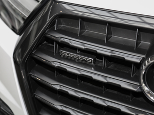 201840TFSI S line\ ^