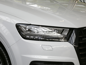 201840TFSI S line\ ^