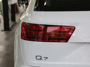 201840TFSI S line\ ^