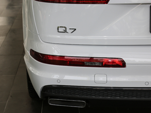 201840TFSI S line\ ^