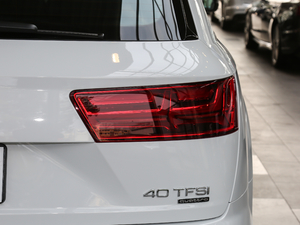 2018款40TFSI S line运动型 尾灯