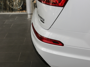 201840TFSI S line\ ^