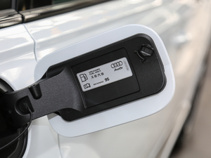 201840TFSI S line\ ^