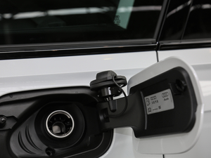 201840TFSI S line\ ^