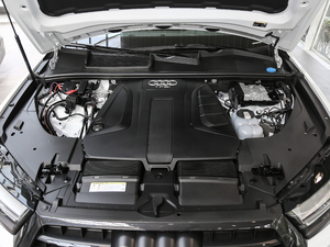 2018款40TFSI S line运动型 发动机