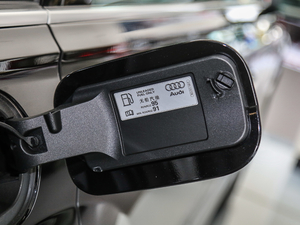 201845TFSI S line\ ^