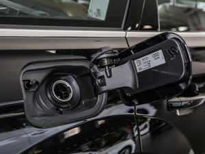 201845TFSI S line\ ^