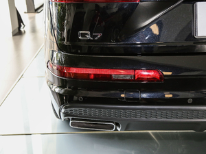 201845TFSI S line\ ^