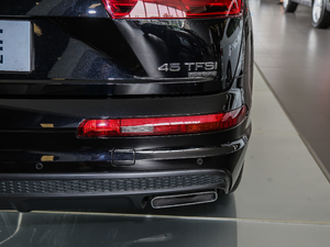 201845TFSI S line\ ^