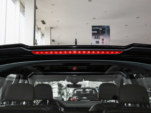 201845TFSI S line\ ^