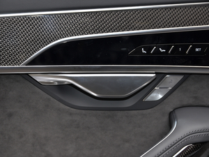 2021S8L 4.0TFSI quattro g