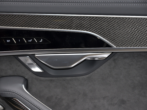 2021S8L 4.0TFSI quattro g