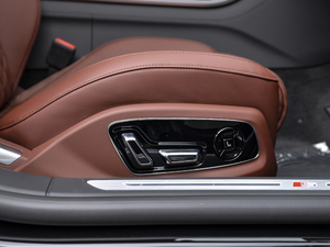 2021S8L 4.0TFSI quattro g