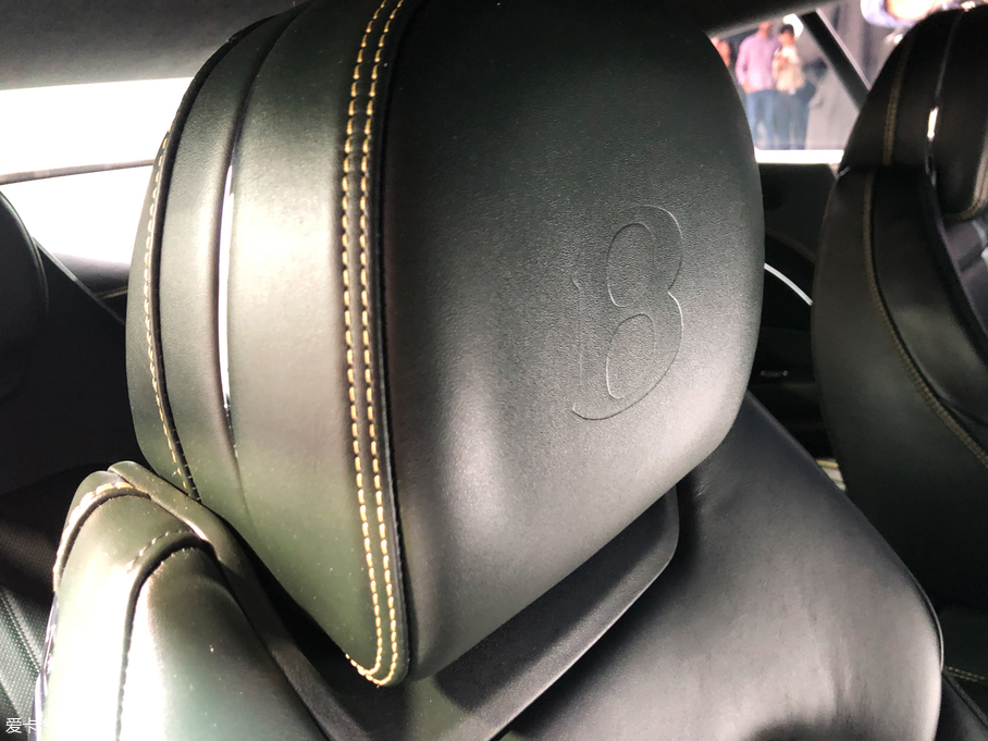 2019W GT 9̖(ho)Mulliner؄e