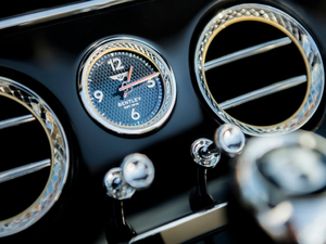 20194.0T GT V8  п؅^