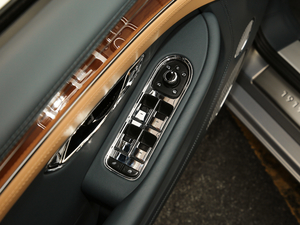 20196.0T GT W12  {܇ƅ^(q)	