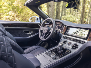 20194.0T GT V8  п؅^