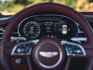 20194.0T GT V8  п؅^