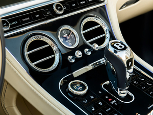 20194.0T GT V8  п؅^