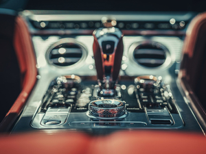 20194.0T GT V8  п؅^