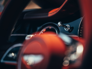 20194.0T GT V8  п؅^