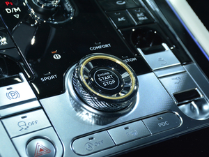 20204.0T GT V8 п؅^