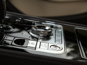 20204.0T GT V8 п؅^