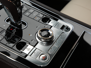 20204.0T GT V8 п؅^