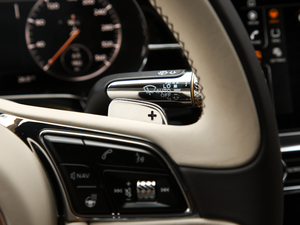 20204.0T GT V8 п؅^