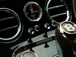 20204.0T GT V8 п؅^