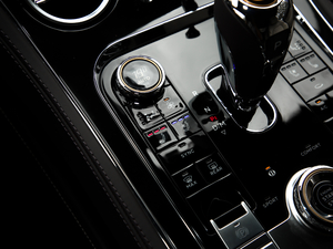 20204.0T GT V8 п؅^