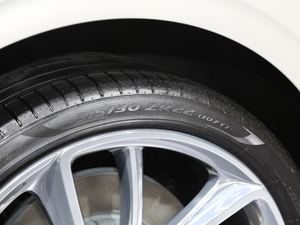 20204.0T GT V8 ݆̥ߴ