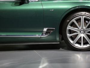 20204.0T GT V8 (x)(ji)^