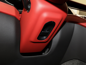 20204.0T GT V8  п؅^