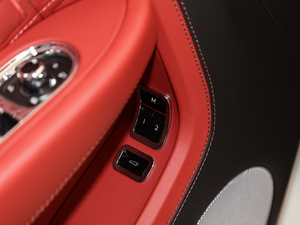 20204.0T GT V8  п؅^