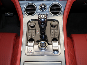 20204.0T GT V8  п؅^