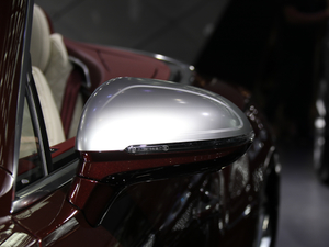 2020款GT Mulliner Convertible 后视镜