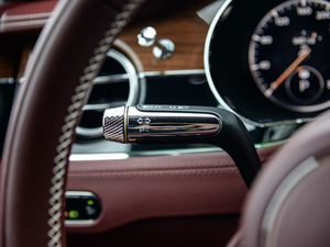 20204.0T GT V8  п؅^